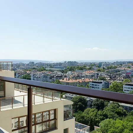 The Sky View - Studio With Amazing View Over Apartamento Varna